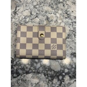 Authentic Louis Vuitton Damier Azur Kiss-Lock – Gently Used Timeless Chic Vibes!